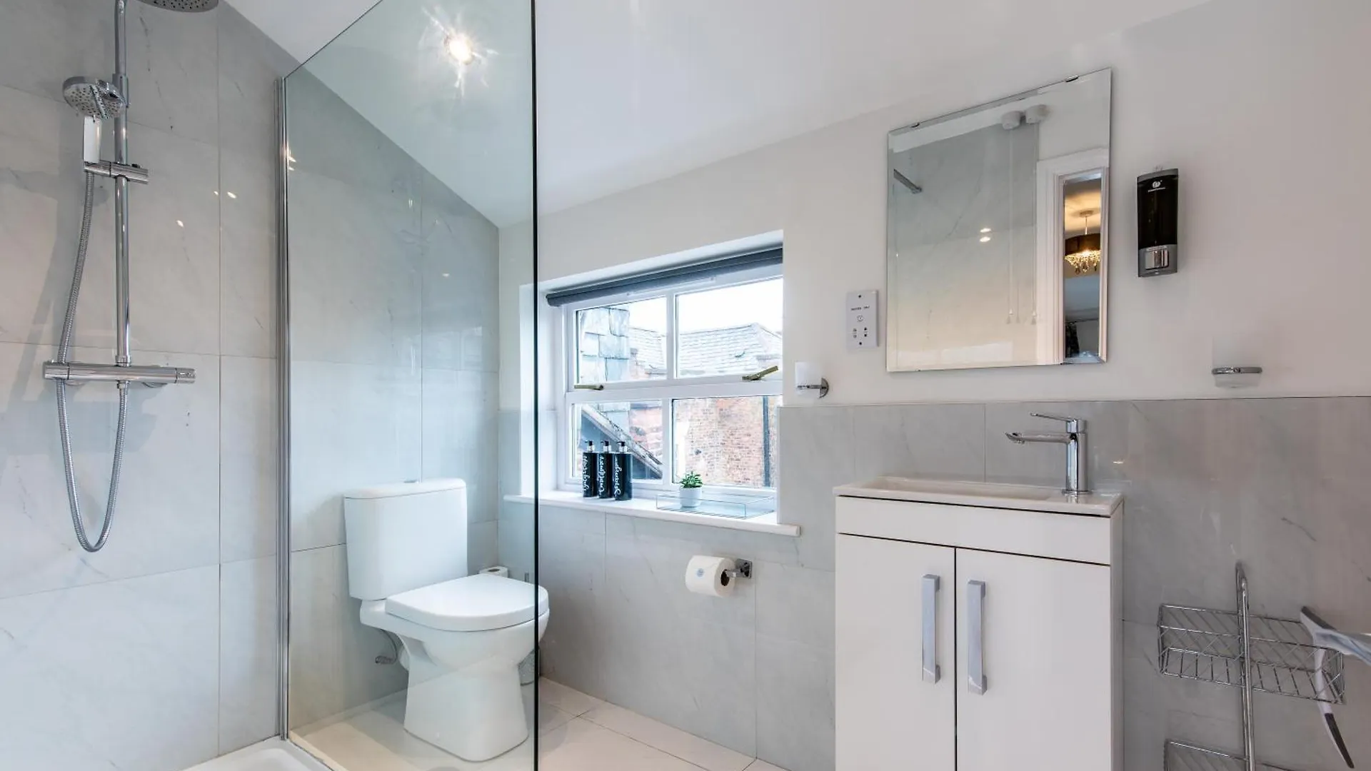 Holiday home Chester Racecourse Views, Townhouse With Parking United Kingdom